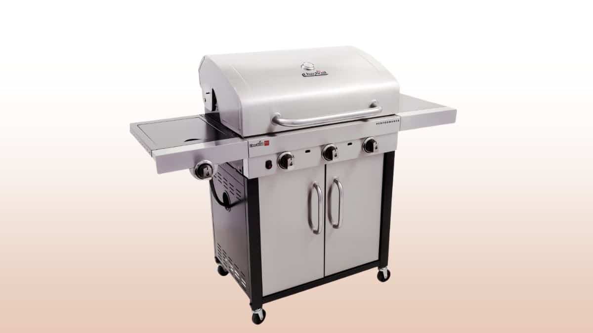 char broil tru-infrared 3 burner gas grill isolated