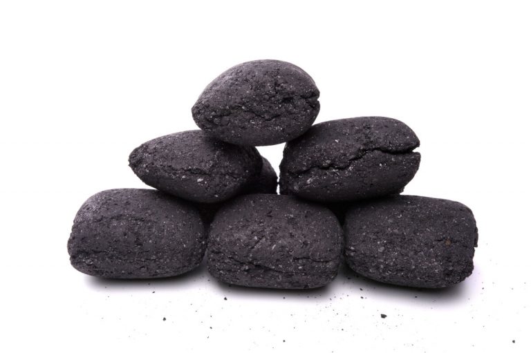 Lump Charcoal Vs Briquettes - Comparison, Which to Use and Why